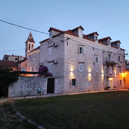 No3 Τρογκίρ
