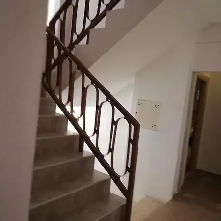 No3 Πανσιόν Τρογκίρ