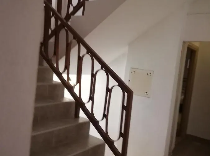 No3 בית הארחה טרוגיר